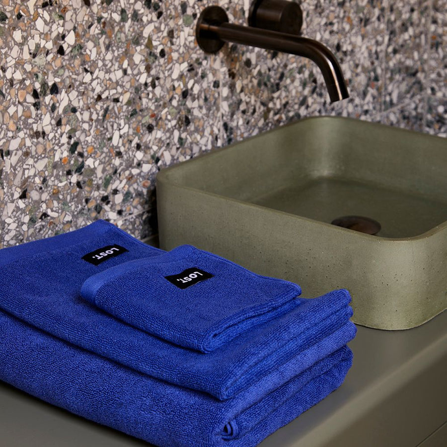 ELECTRIC BLUE BATH TOWEL